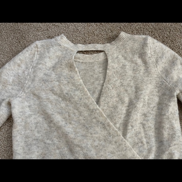 Loft Women’s Sweater Size Extra Small - Picture 5 of 11